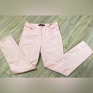 Cute Gloria Vanderbilt pink jeans. Size 8